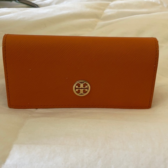 Tory Burch Accessories - Tory Burch sunglasses case